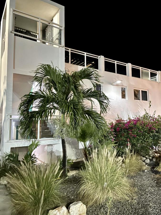 Maho Beach House - Spacious 1 Bedroom Suite מראה חיצוני תמונה