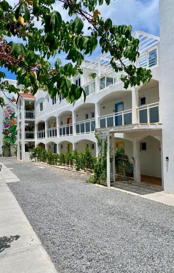 Maho Beach House - Spacious 1 Bedroom Suite מראה חיצוני תמונה