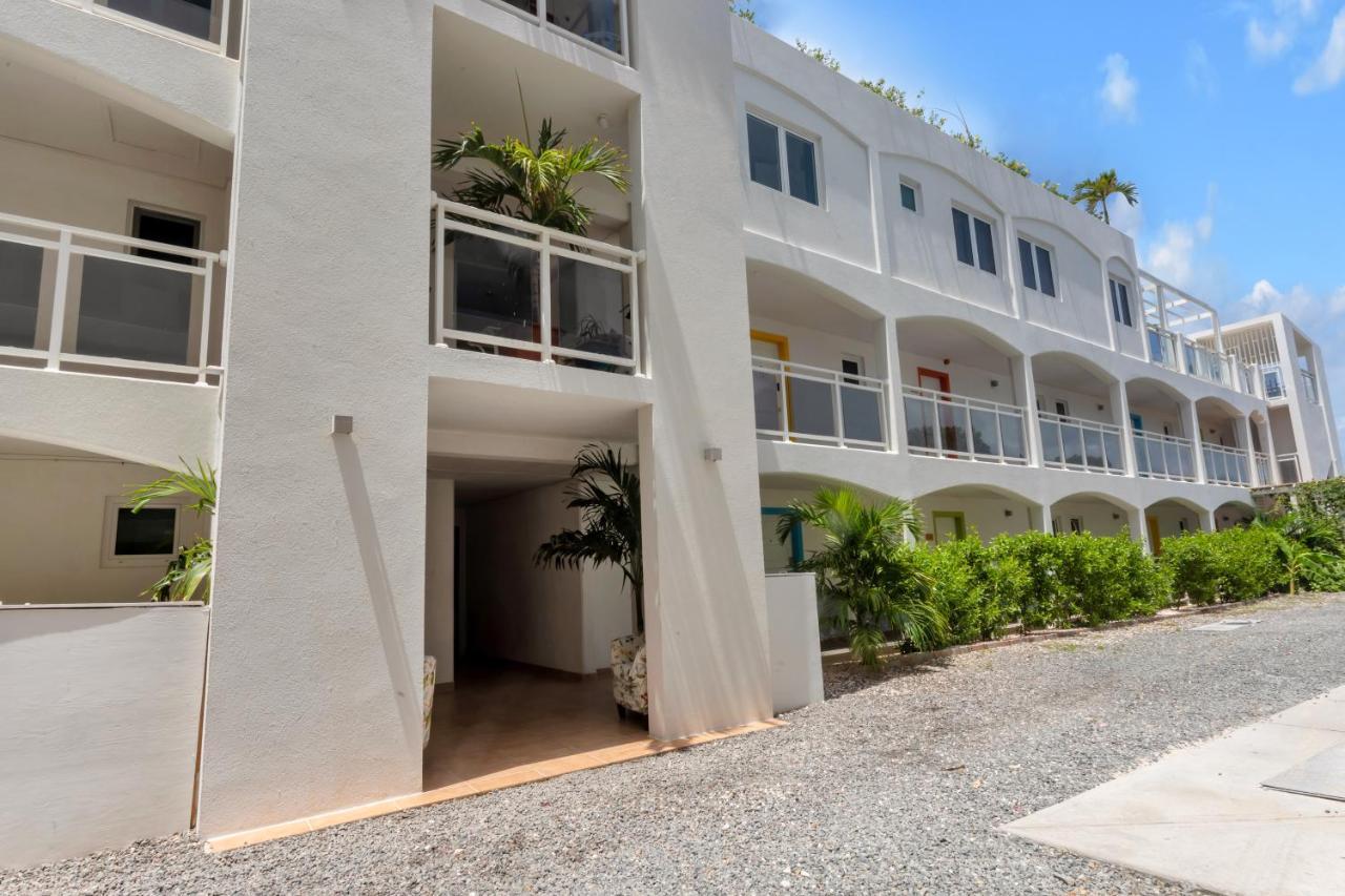 Maho Beach House - Spacious 1 Bedroom Suite מראה חיצוני תמונה